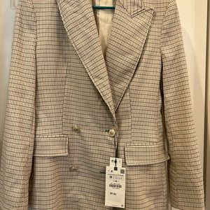 Blazer purchased for my daughter but didn’t wear it . Super cute